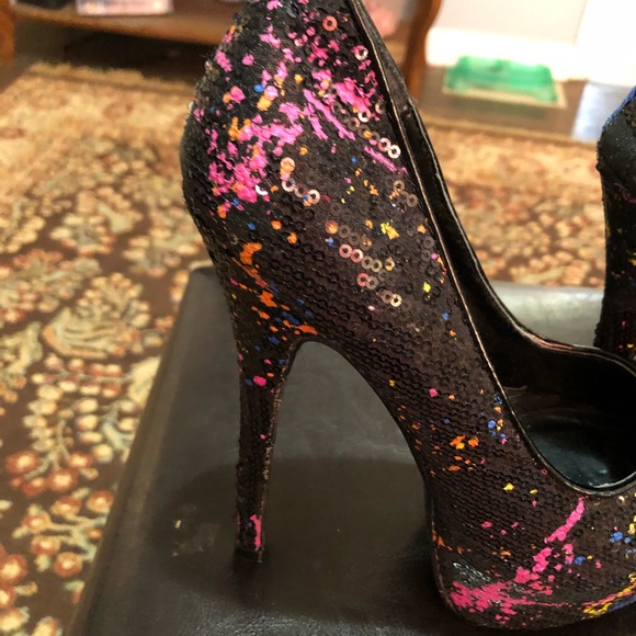 Heels - Picture 8 of 8